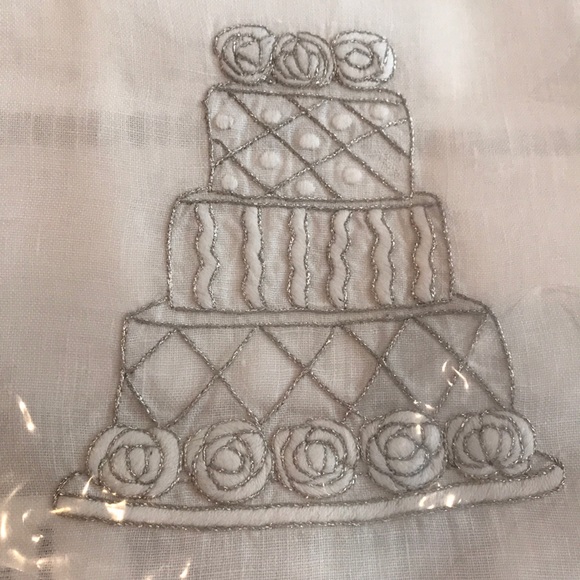 Wedding Cake Hand Embroidered Linen Towel - Picture 4 of 4